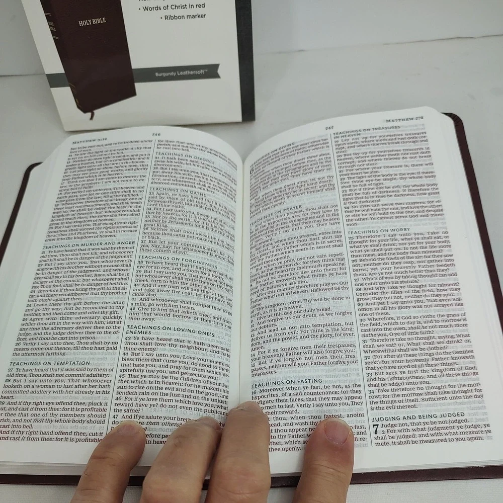 Holy Bible, Thinline, Leathersoft, Burgandy, Red Letter, Standard Print Lay Flat